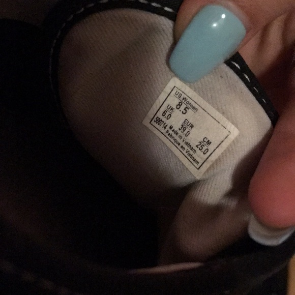 Vans - Picture 3 of 3